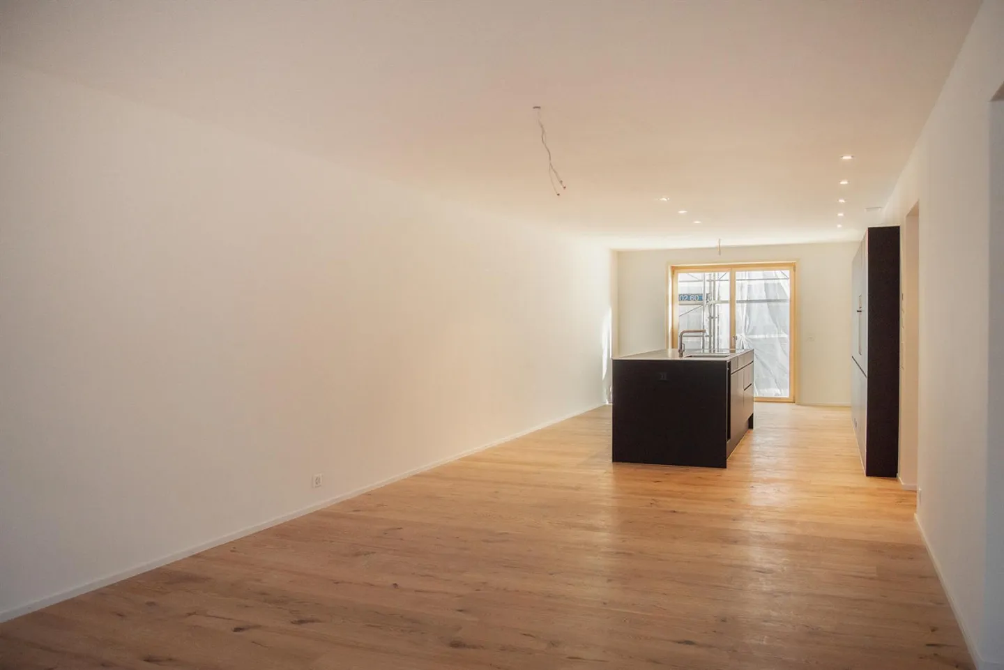 Charming 2.5 Room Apartment - Photo 3 of 10