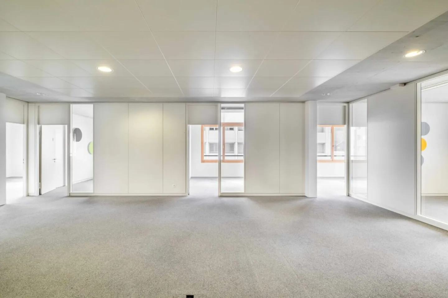 Espace commercial représentatif au centre (15-410m²) - Idéal pour cabinet, bureau ou salles de thérapie - Photo 7 sur 19