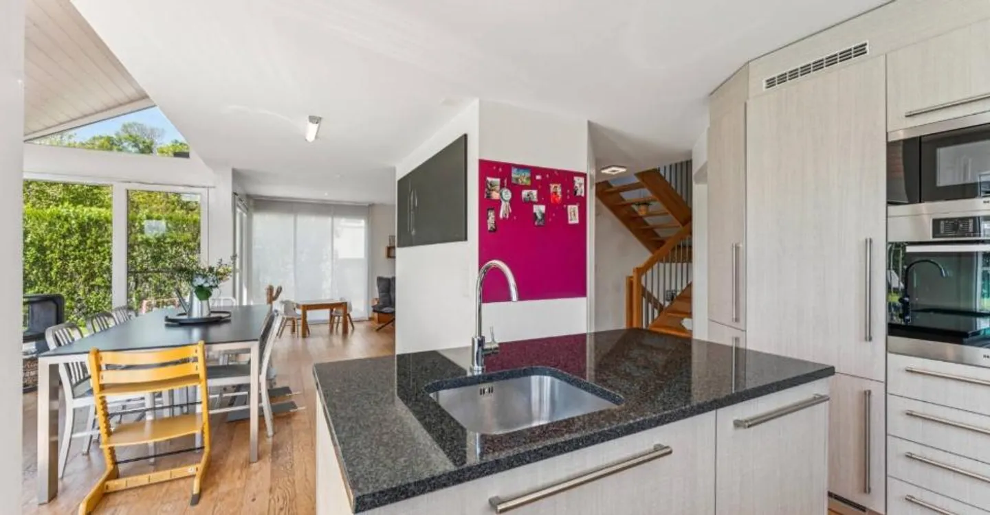 Magnificent house with rental apartment and swimming pool - Photo 2 of 11