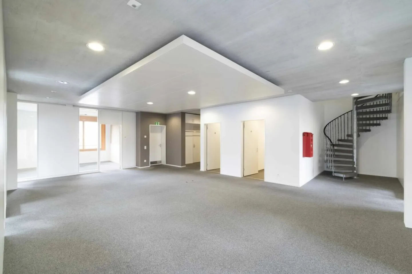 Espace commercial représentatif au centre (15-410m²) - Idéal pour cabinet, bureau ou salles de thérapie - Photo 5 sur 19