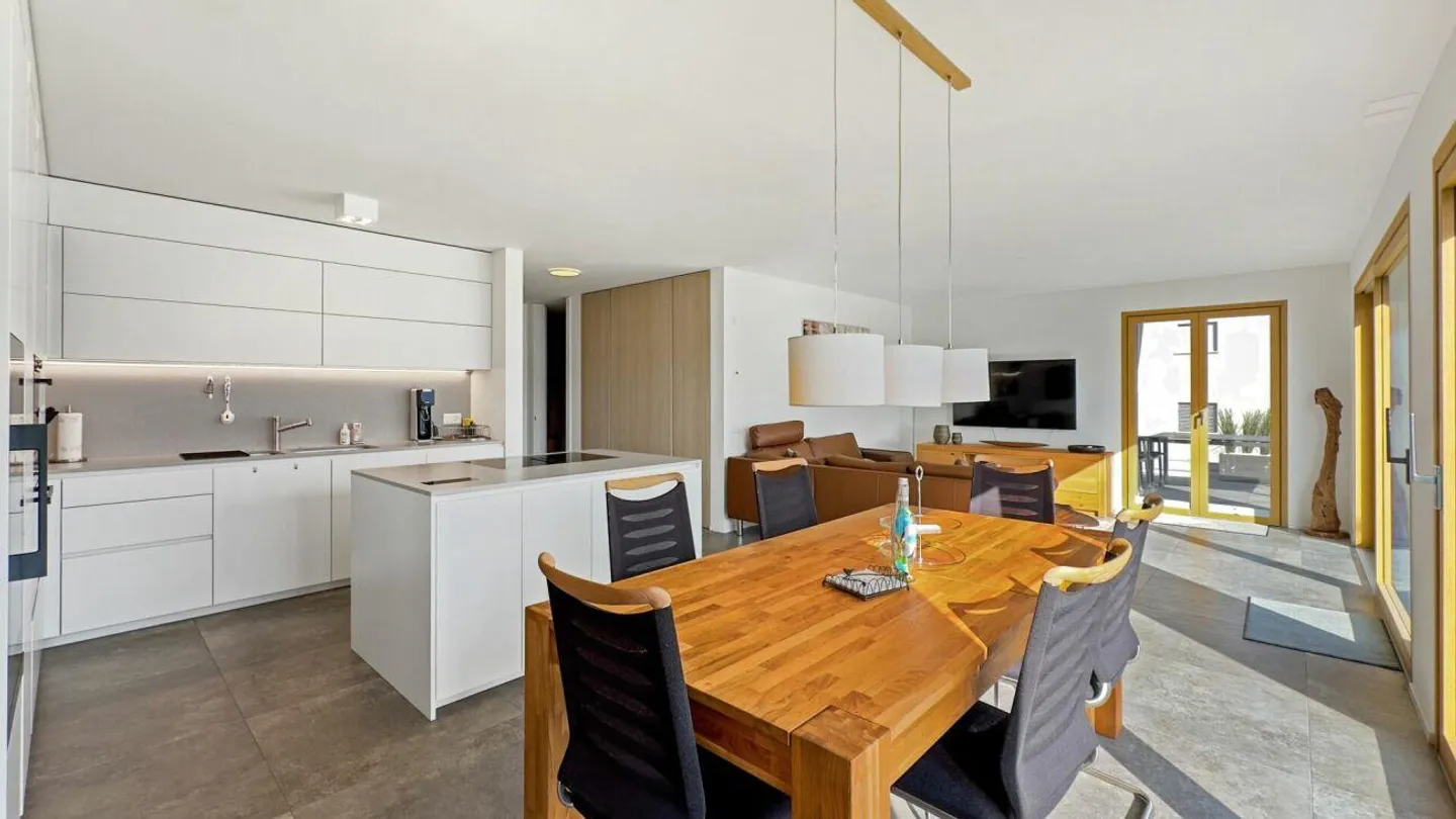 Appartamento di Lusso con Vista Lago - Foto 3 di 19