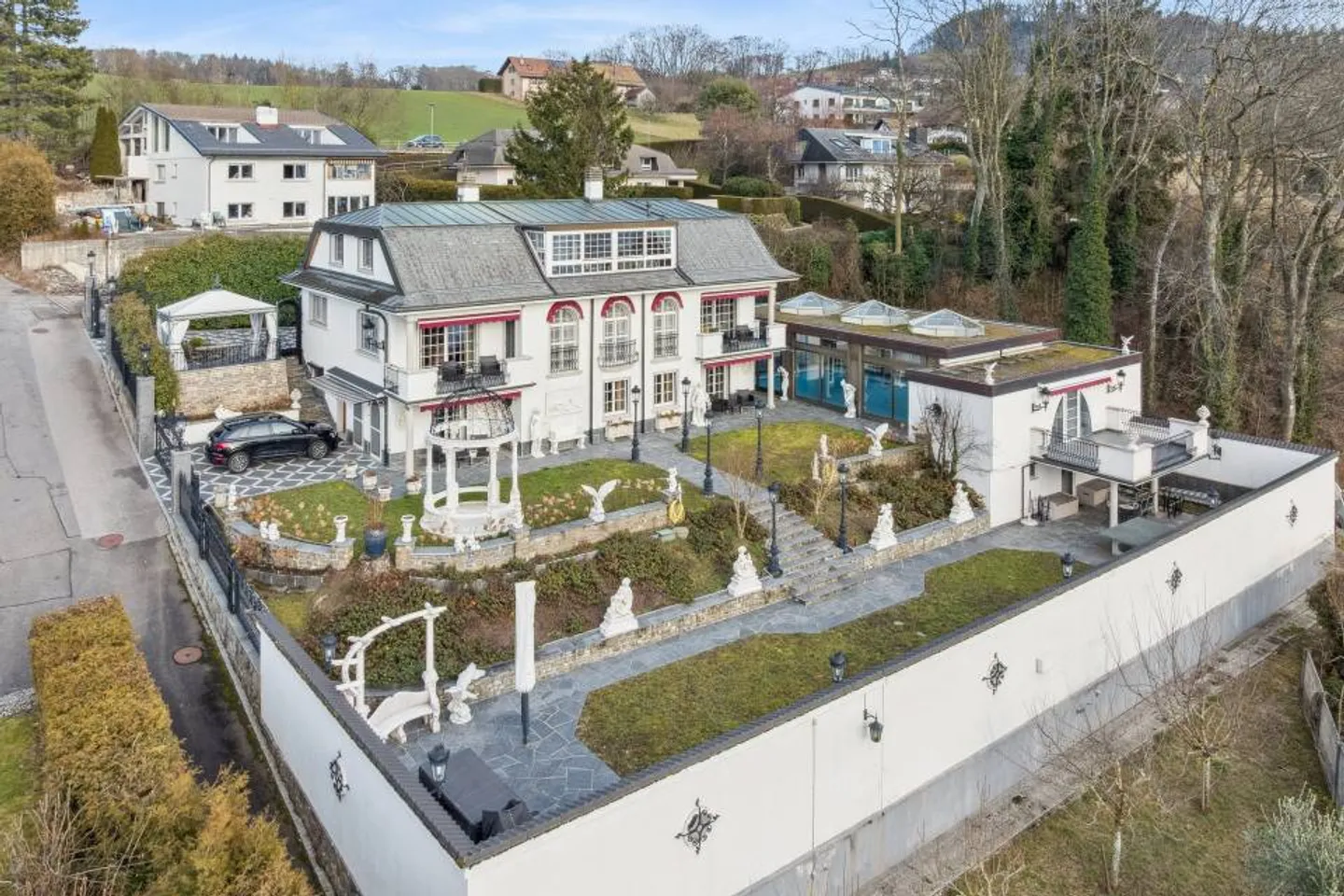Villa Élégante avec Vue sur le Lac - Photo 2 sur 13