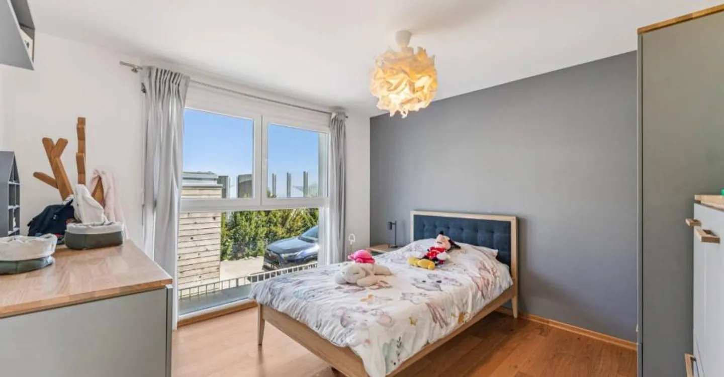 Magnificent house with rental apartment and swimming pool - Photo 4 of 11