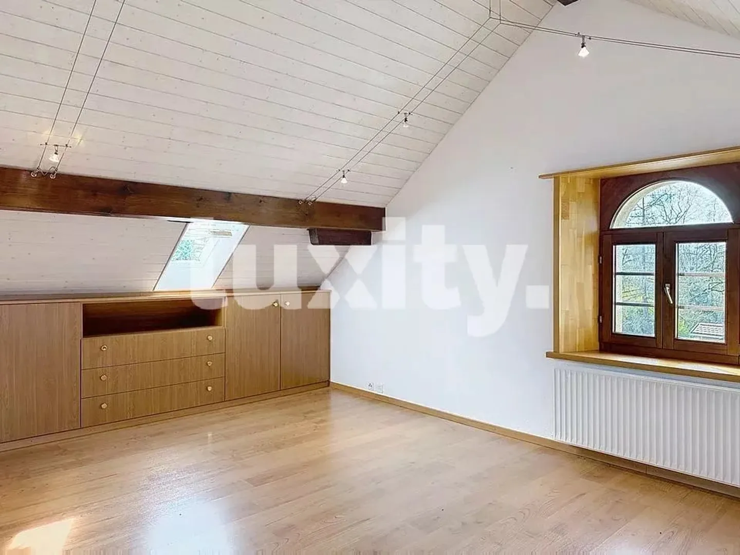 Beautiful Duplex with Lake View - Available Immediately - Photo 5 of 7