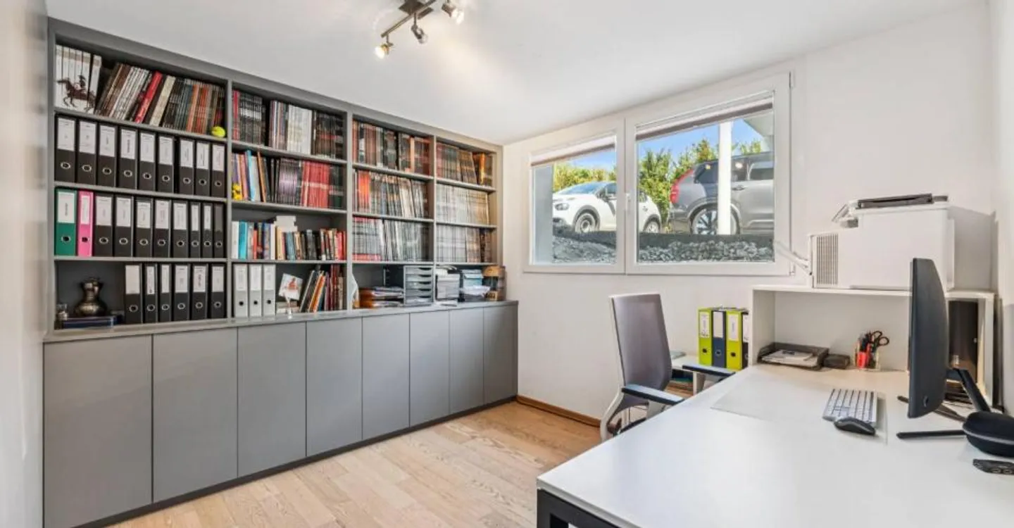 Magnificent house with rental apartment and swimming pool - Photo 10 of 11