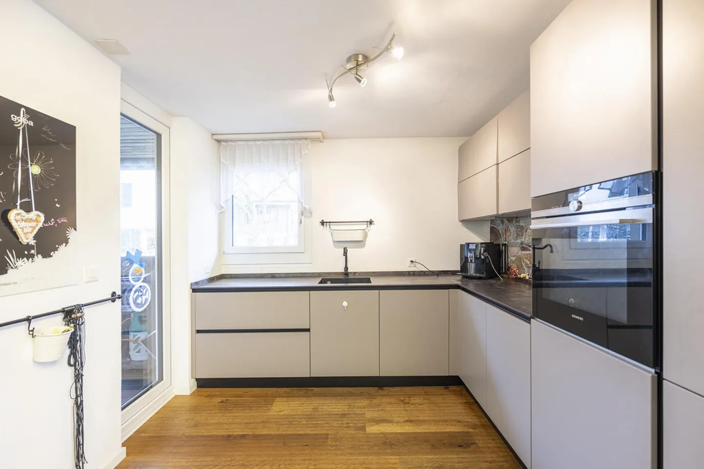 Casa unifamiliare o multigenerazionale spaziosa - Foto 5 di 27