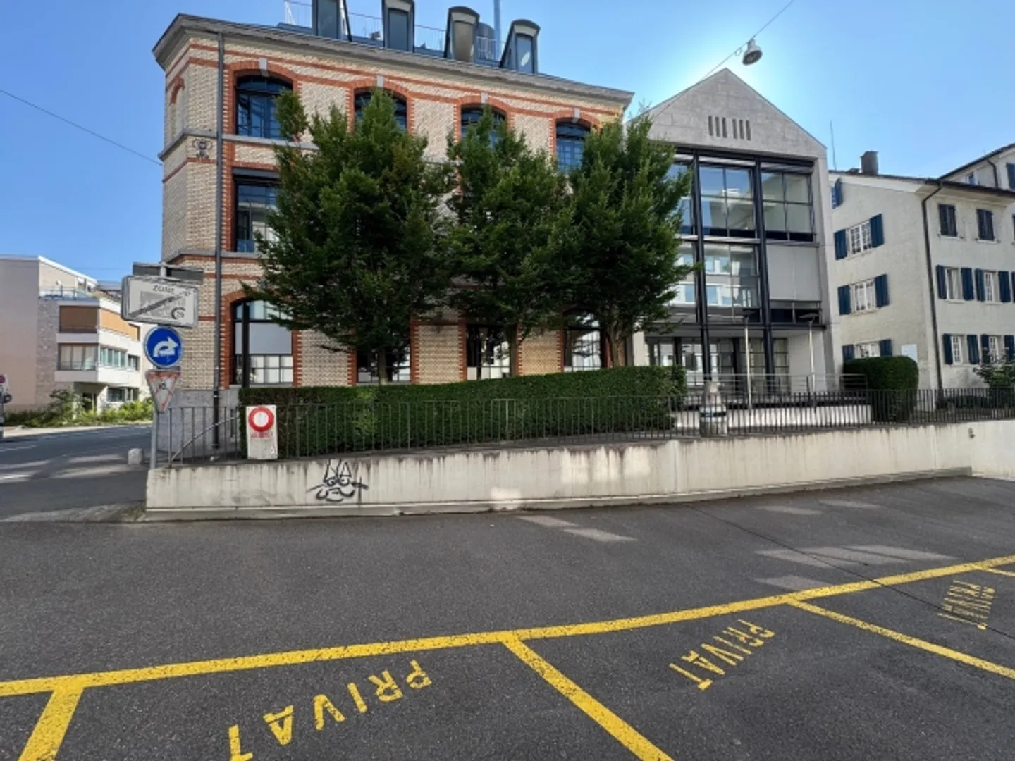 «Büroraumlichkeiten an der Kreuzstrasse 54 zu vermieten» - Foto 1 von 2