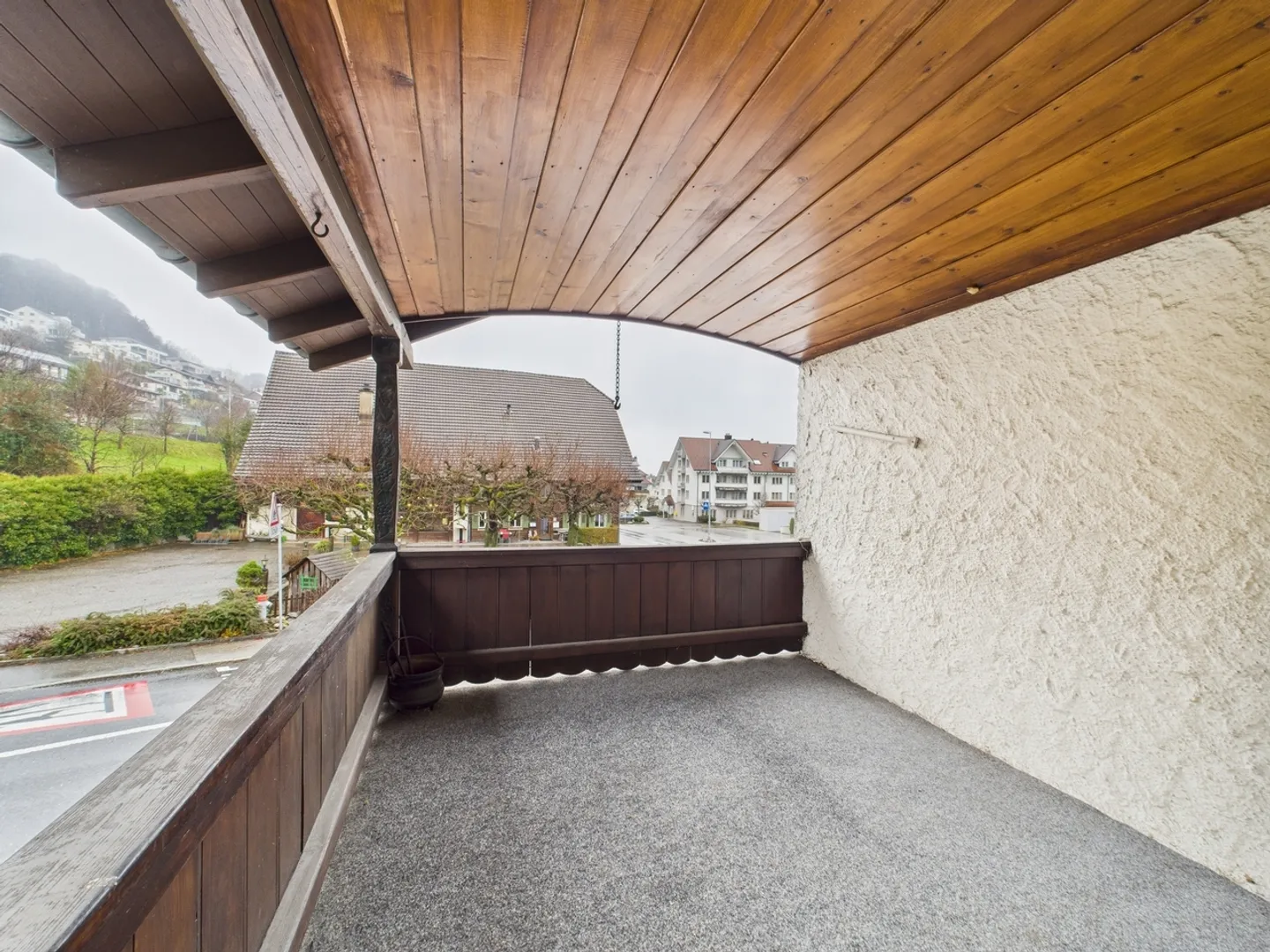 Maison individuelle de 6,5 pièces adaptée aux familles à Egolzwil avec appartement studio et oasis de jardin avec palmiers - Photo 11 sur 13