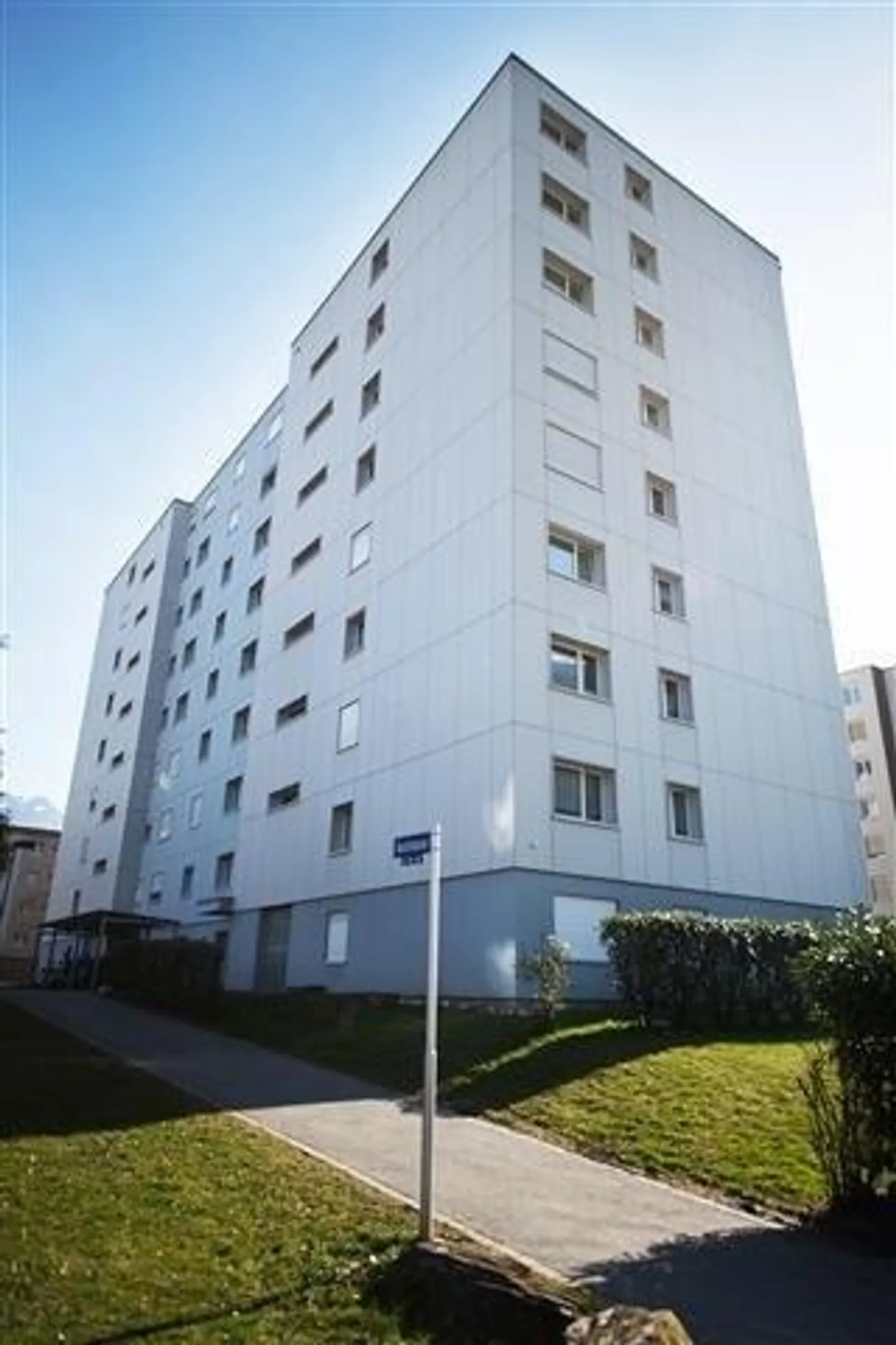 Dans un quartier résidentiel calme avec balcon ensoleillé - Photo 2 sur 8