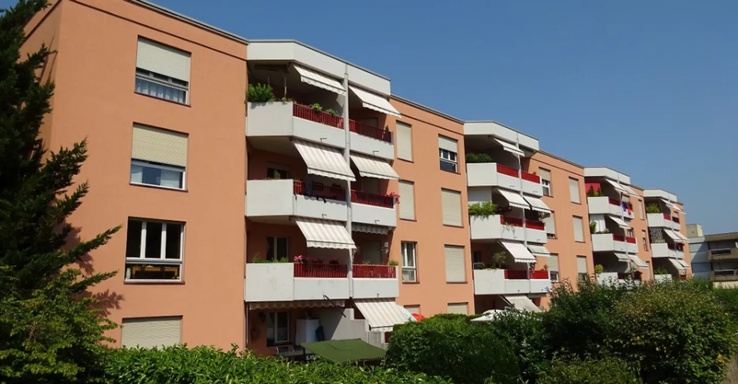 Außenparkplatz Gland - Foto 1 von 1