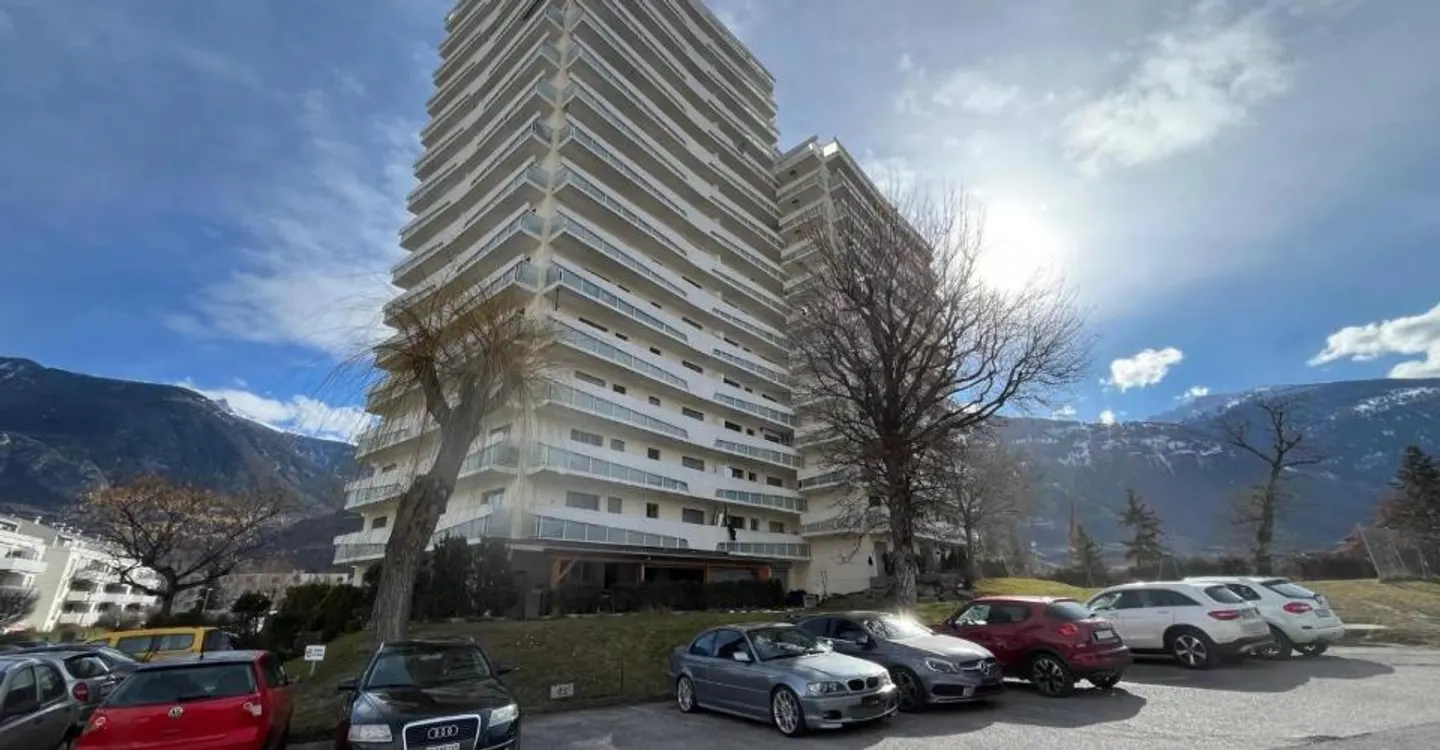 Helle 4,5-Zimmer-Wohnung mit Balkon und freiem Blick in Sierre - Foto 4 von 5