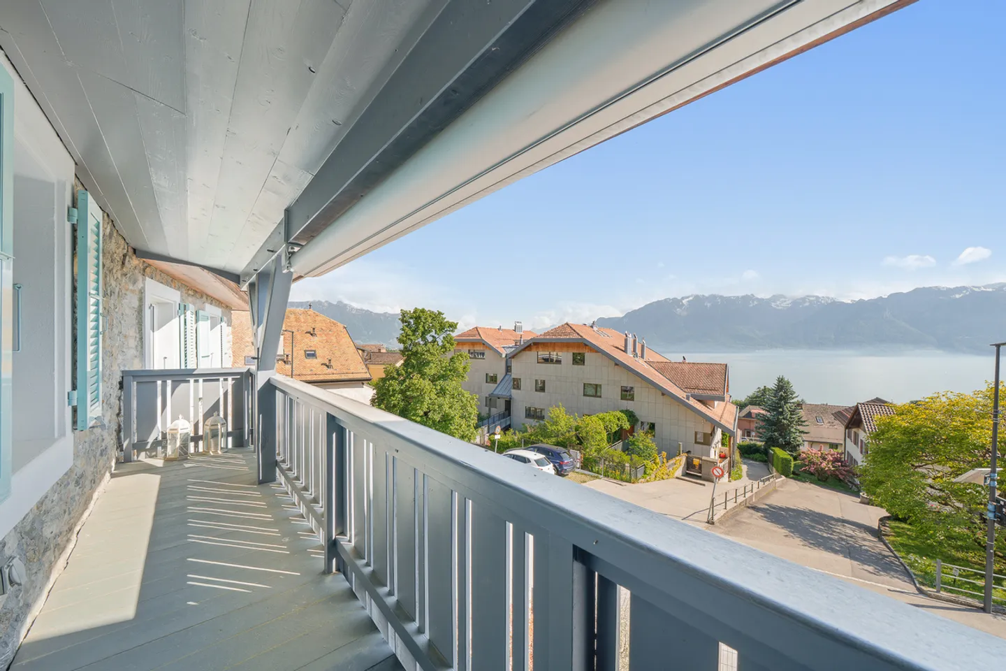Exceptional winegrower's house in the heart of the old village with lake view - Photo 5 of 19