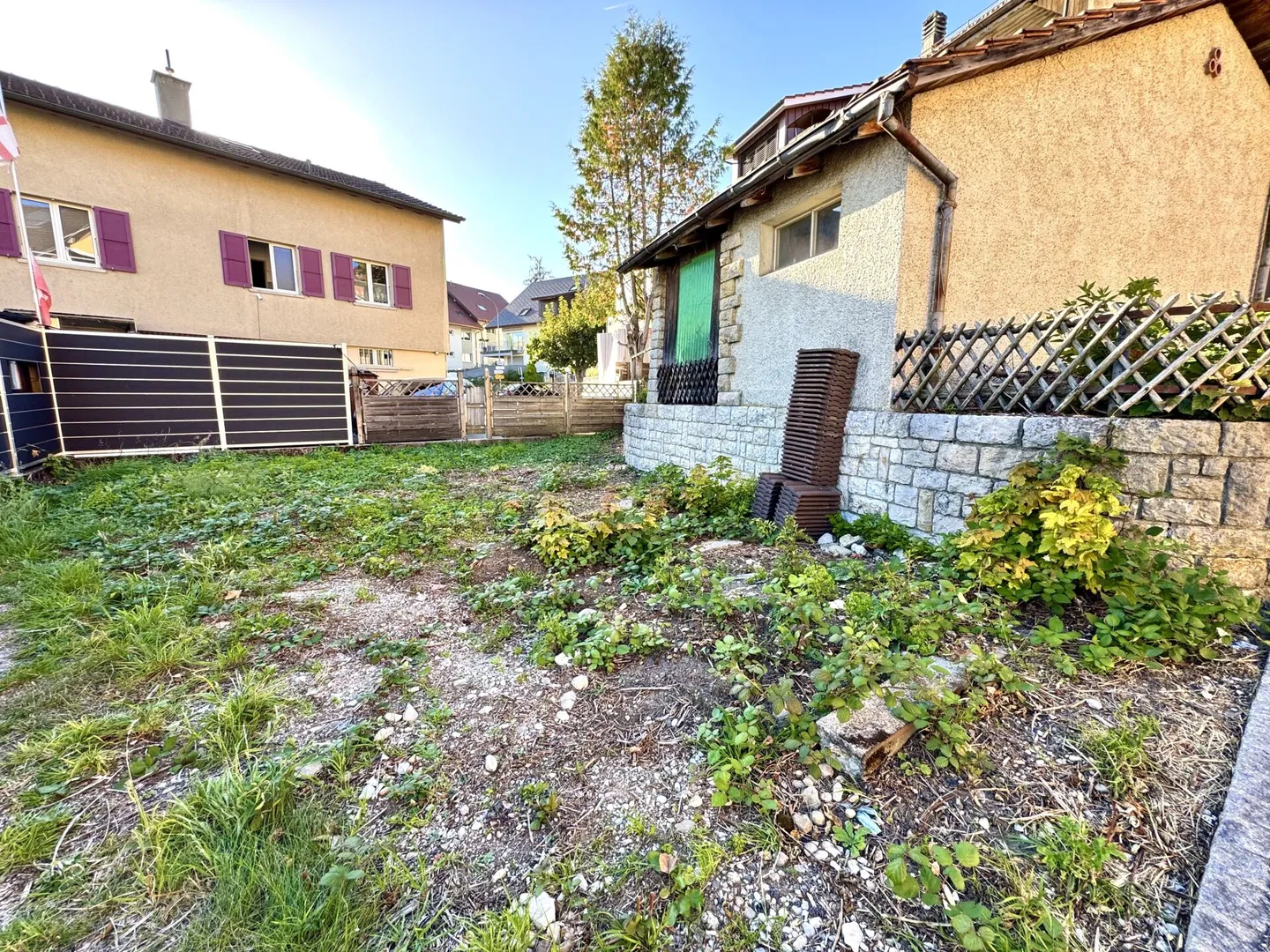 Renovation-Required Semi-Detached House - Photo 3 of 6