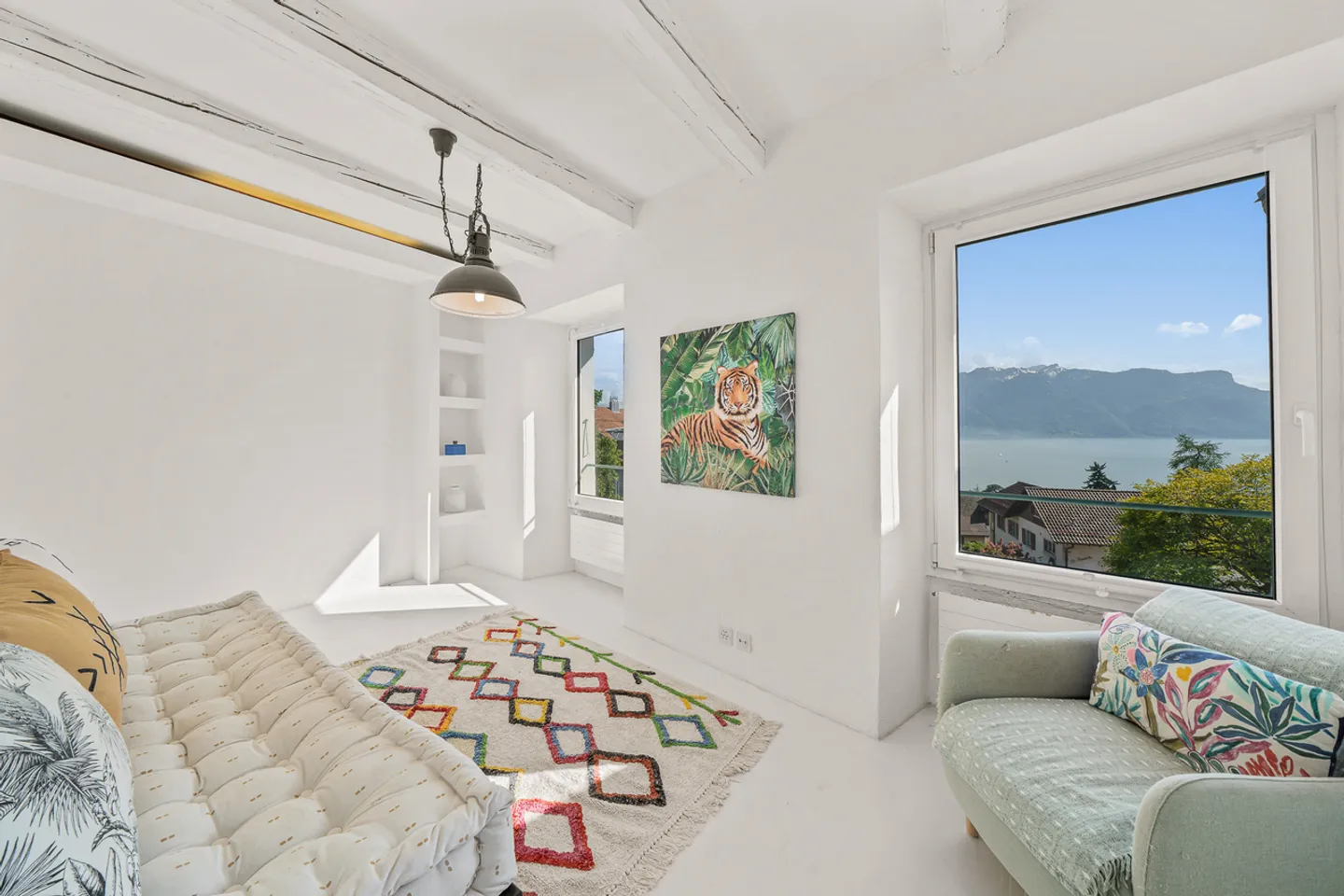 Exceptional winegrower's house in the heart of the old village with lake view - Photo 8 of 19