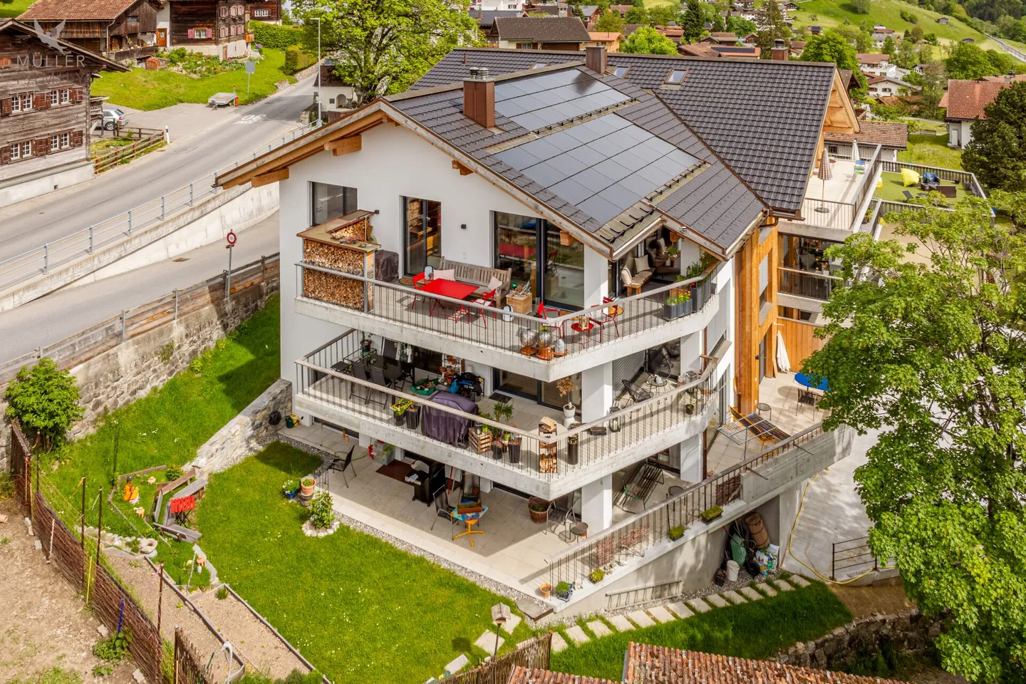 Stilvolle 3 1/2 Zimmer-Gartenwohnung (Erstwohnung) mit Einfamilienhaus-Charakter - Foto 3 von 13