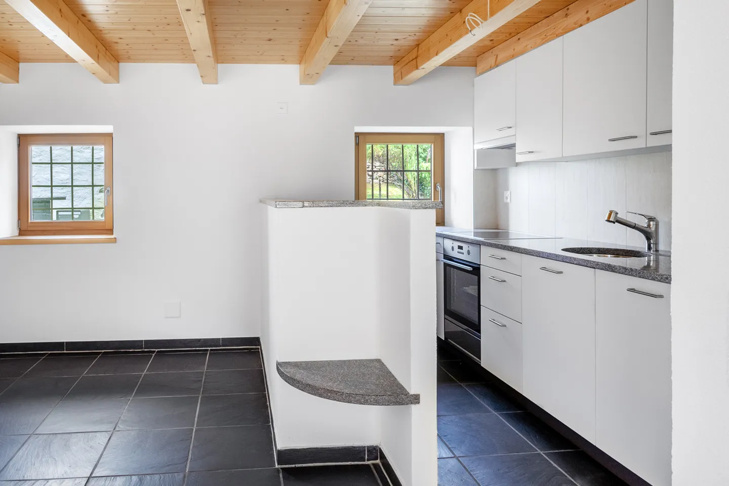 Autentica casa ticinese con finiture di pregio - Foto 4 di 13