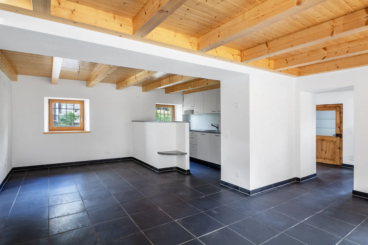 Autentica casa ticinese con finiture di pregio - Foto 5 di 13
