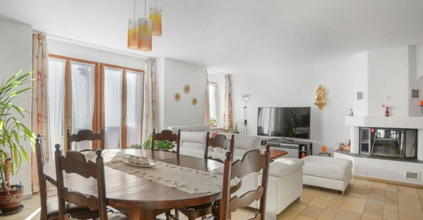 Sonceboz, 4.5-room duplex with 2 covered parking spaces - Photo 2 of 13