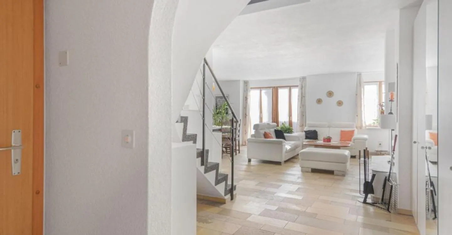 Sonceboz, 4.5-room duplex with 2 covered parking spaces - Photo 3 of 13