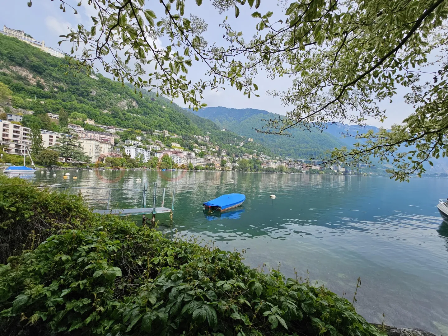 Appartement Charmant avec Vue sur le Lac - Photo 13 sur 16