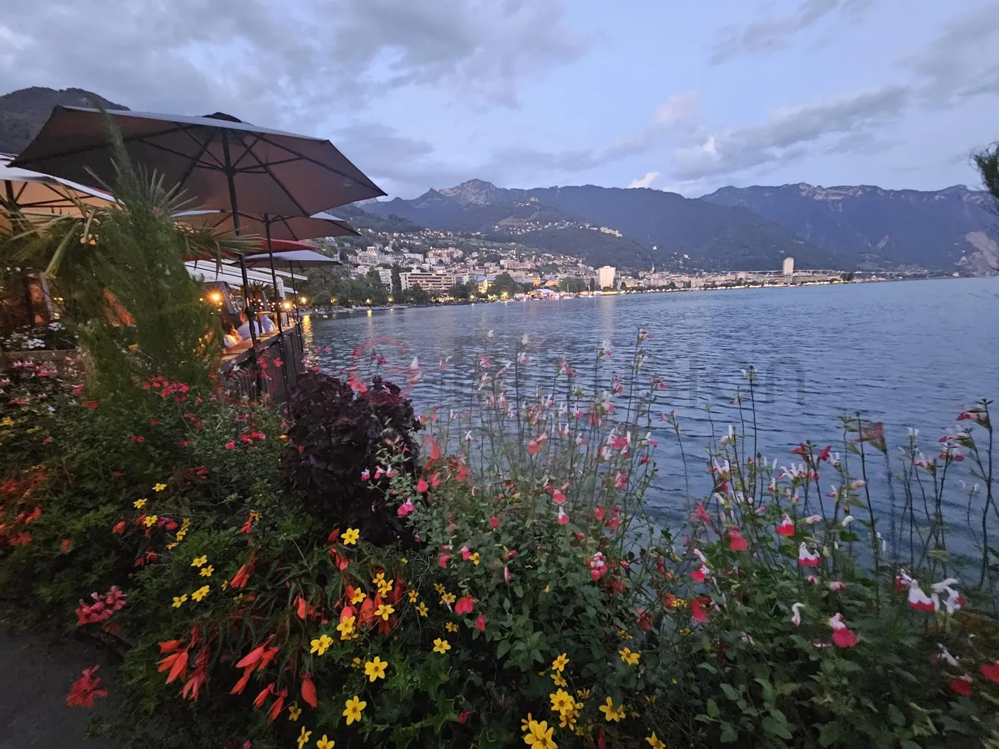 Appartement Charmant avec Vue sur le Lac - Photo 15 sur 16