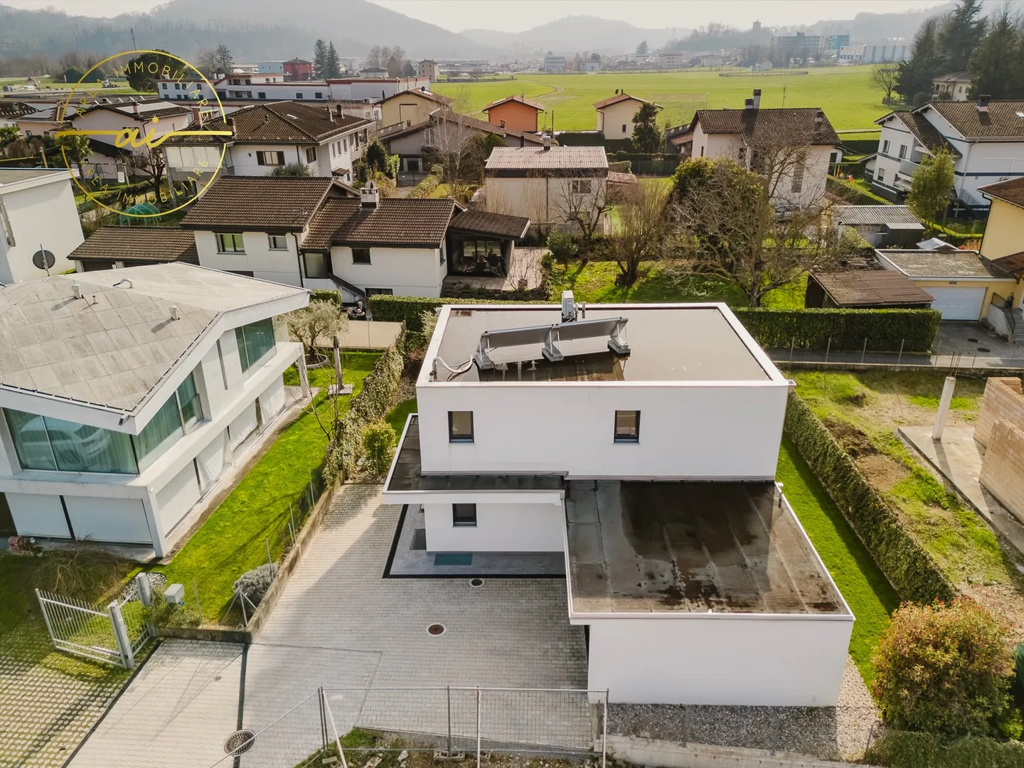 Moderne Villa mit Garten in Ligornetto - Foto 3 von 17