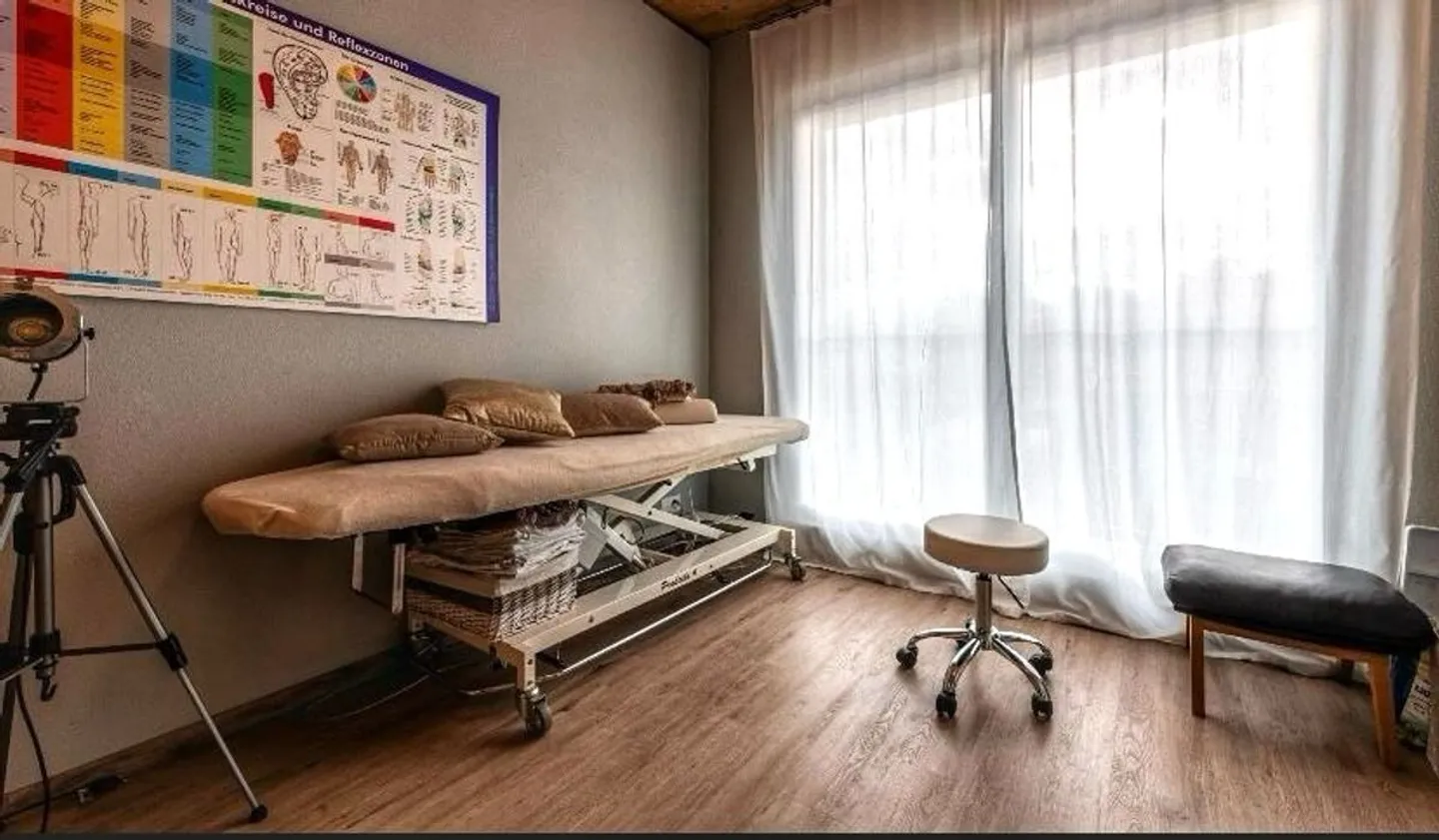 Punto architettonico: spazio per ufficio / studio di 5,5 stanze con molto... - Foto 10 di 13