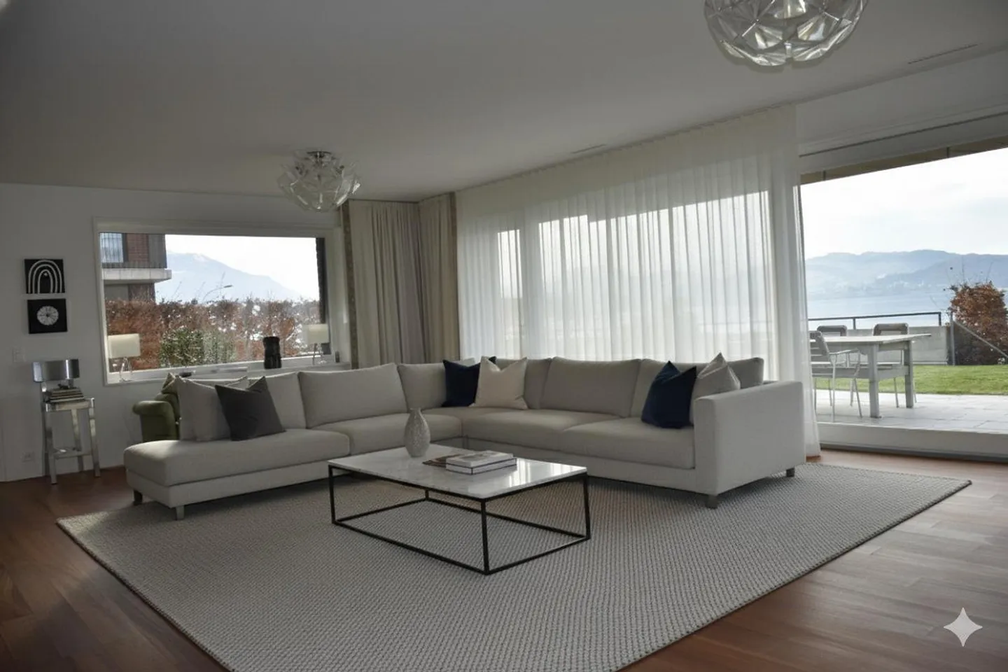 Direct View of the Lake: 5.5-Room Garden Apartment - Photo 1 of 9