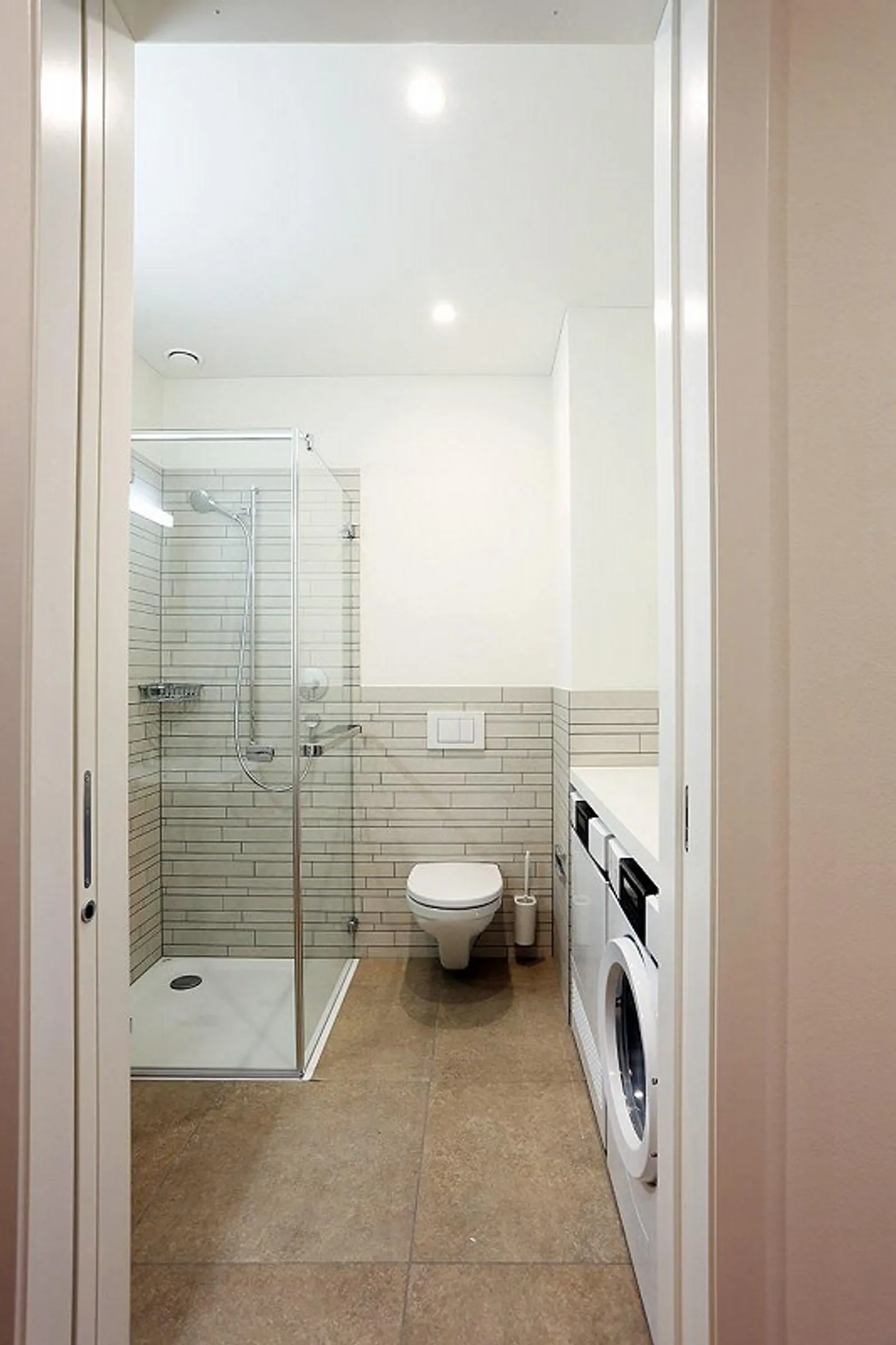 Direct View of the Lake: 5.5-Room Garden Apartment - Photo 3 of 9