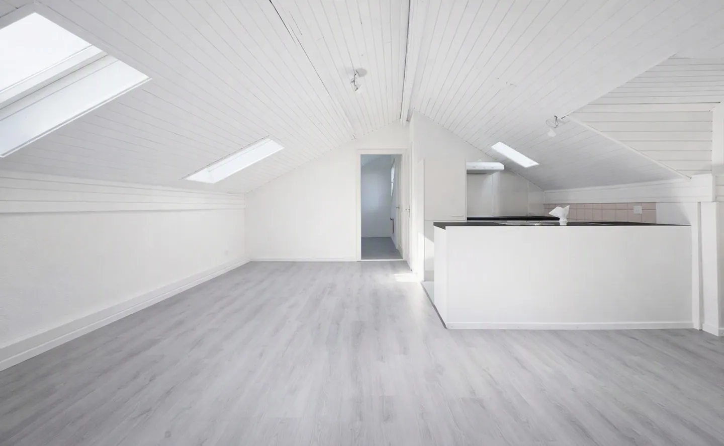 Appartement lumineux 2.5 pièces - Photo 2 sur 6