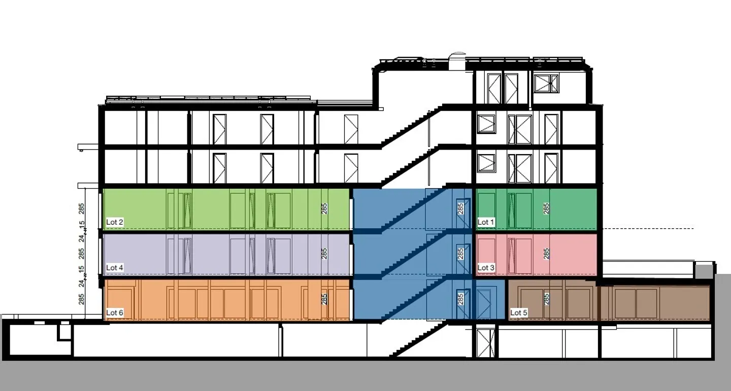 Rare opportunity: your future offices under the train station! - Photo 3 of 5