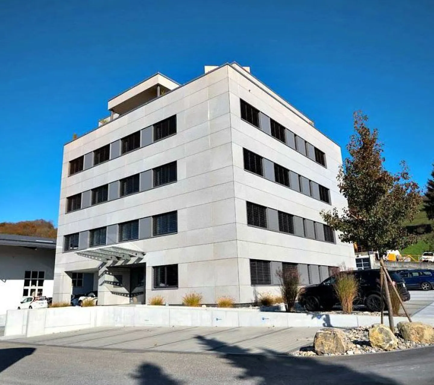 Spazio ufficio 77m² - Foto 1 di 8