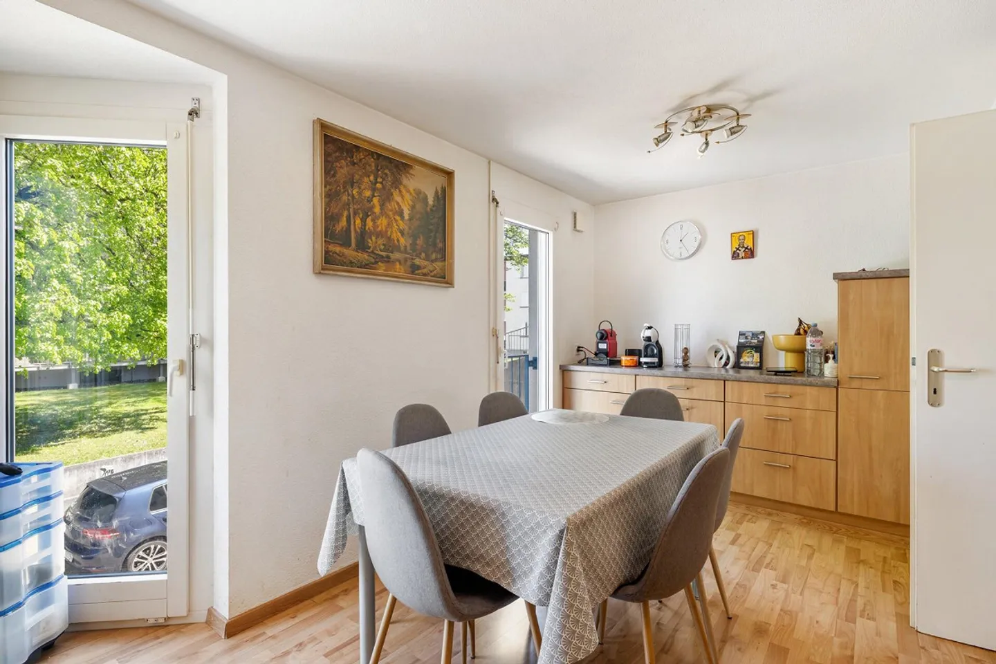 GROSSZÜGIGES 6.5-ZIMMER-REIHENMITTELHAUS IN HINWIL - Photo 4 sur 26