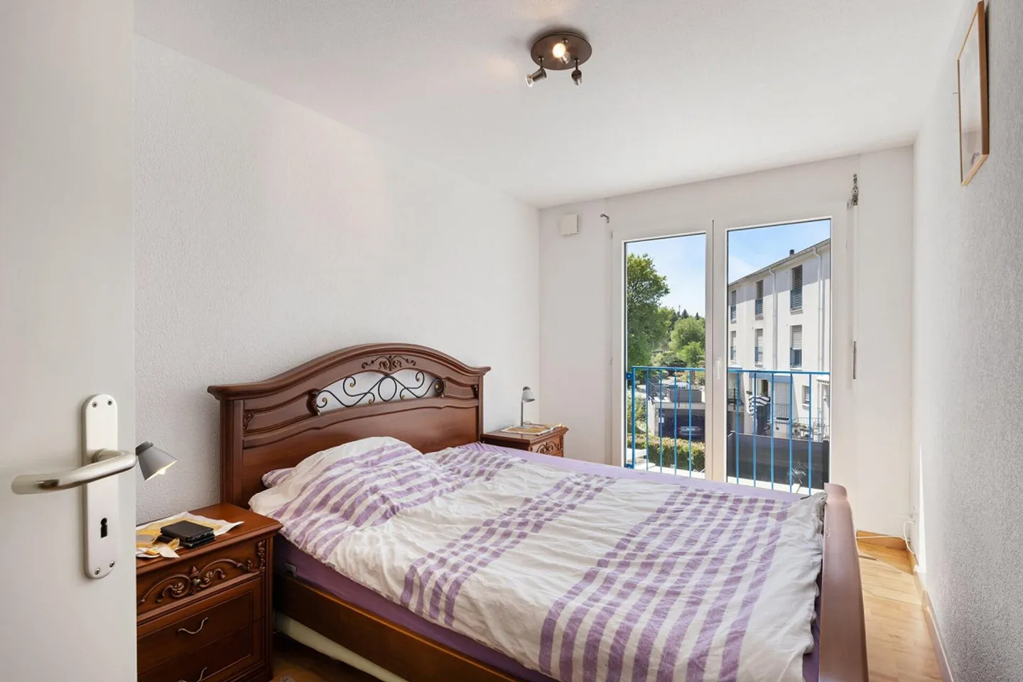 GROSSZÜGIGES 6.5-ZIMMER-REIHENMITTELHAUS IN HINWIL - Photo 12 sur 26