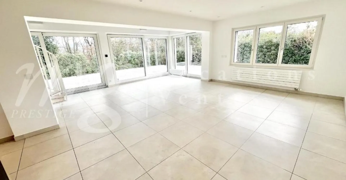 SUPERB UND GROSSES HAUS MIT 10 ZIMMERN - 350 m2 - HPE - 1100 m2 GARTEN UND GROSSER AUSSEN-JACUZZI - Foto 5 von 11