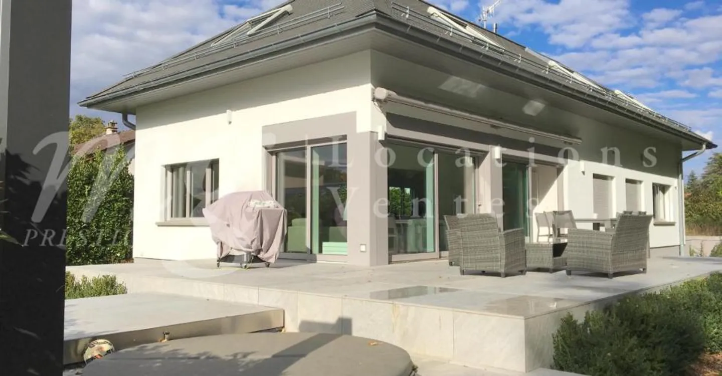 SUPERB UND GROSSES HAUS MIT 10 ZIMMERN - 350 m2 - HPE - 1100 m2 GARTEN UND GROSSER AUSSEN-JACUZZI - Foto 8 von 11