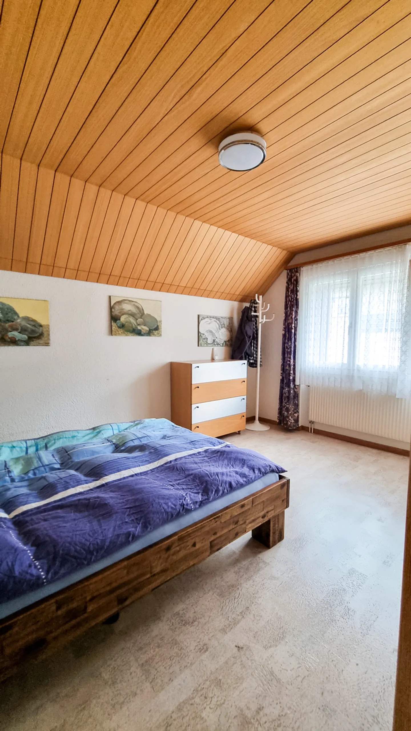 Large 5½ to 6 Room Attic Apartment - Rural Location - Large Terrace - Photo 10 of 15