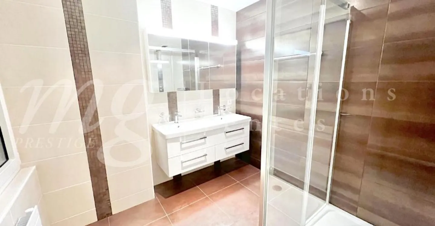 SUPERB UND GROSSES HAUS MIT 10 ZIMMERN - 350 m2 - HPE - 1100 m2 GARTEN UND GROSSER AUSSEN-JACUZZI - Foto 10 von 11