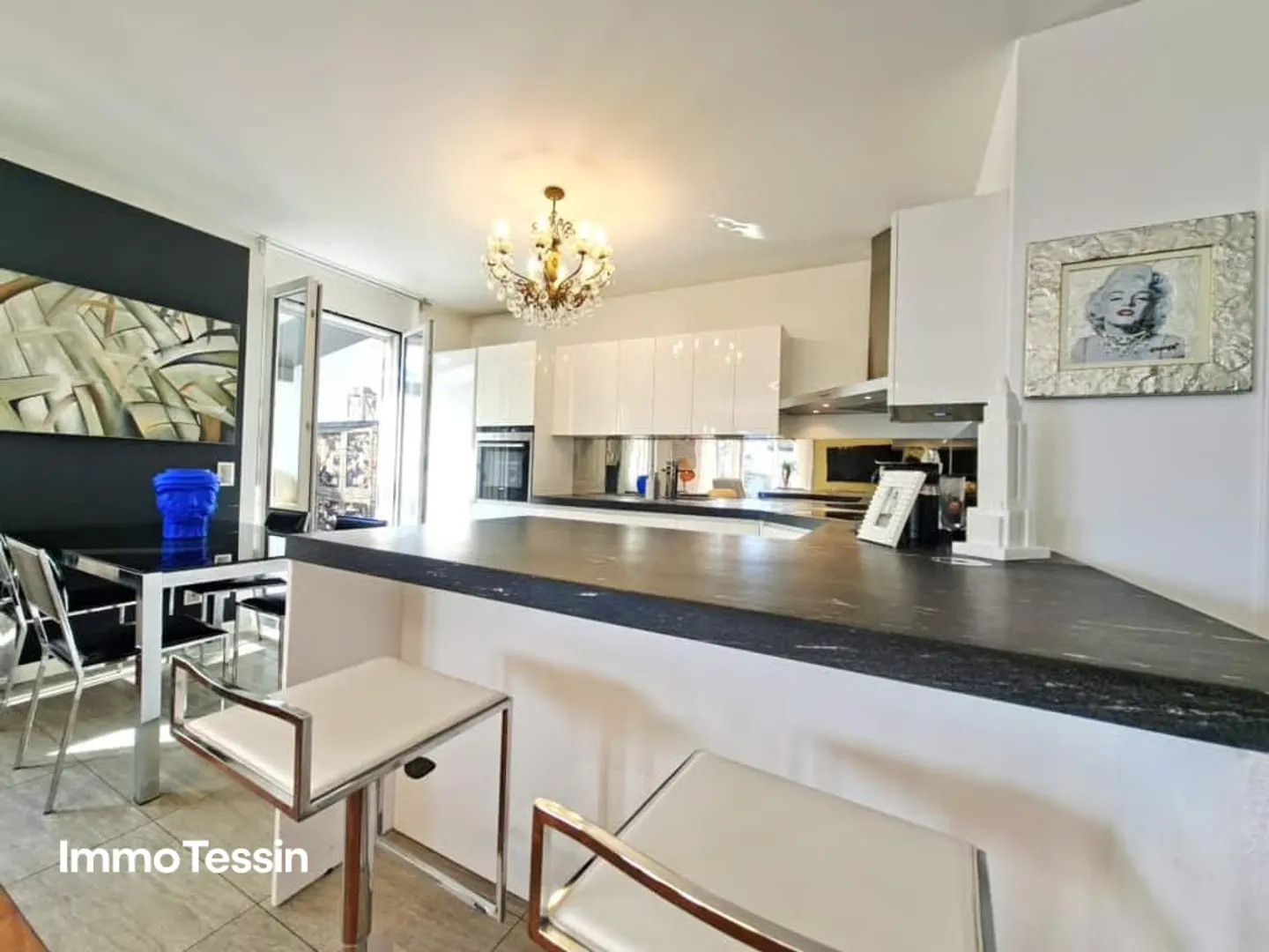 Wunderschöne Villa in Caslano mit modernem Design, stilvollem Ambiente und viel Platz sowie 6 Parkplätze - Photo 8 sur 13