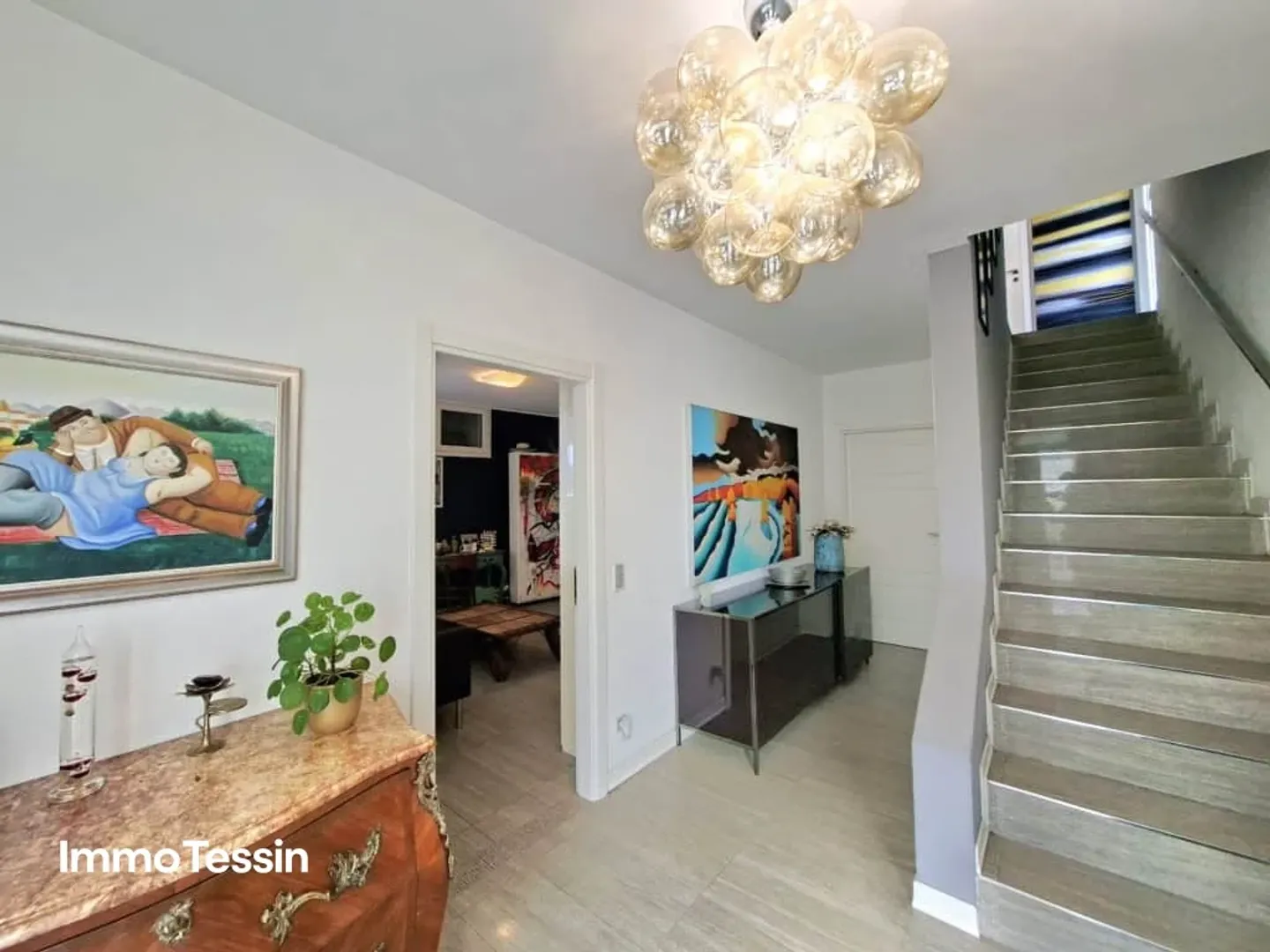 Wunderschöne Villa in Caslano mit modernem Design, stilvollem Ambiente und viel Platz sowie 6 Parkplätze - Photo 10 sur 13