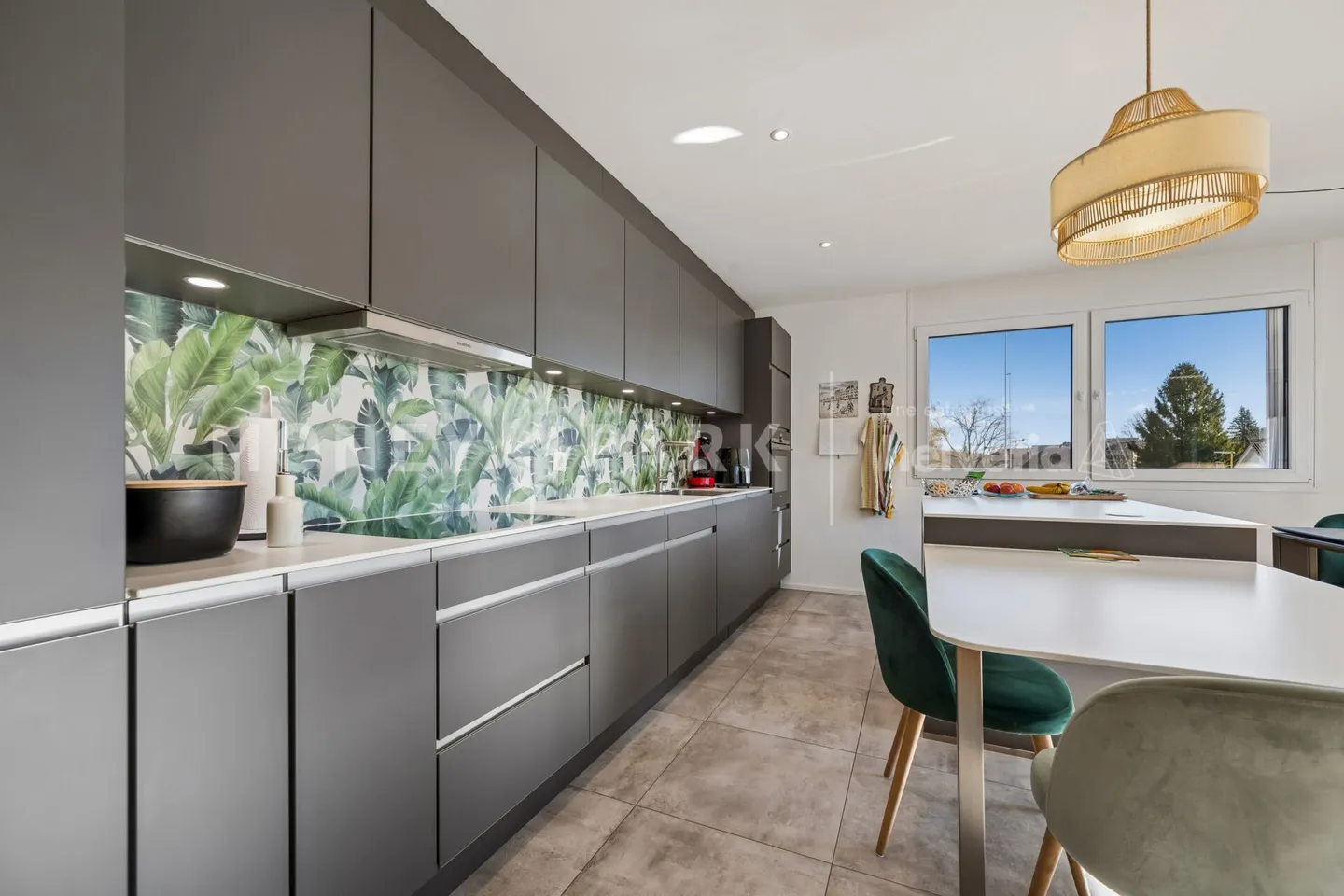 Attique moderne avec terrasse - Photo 4 sur 14