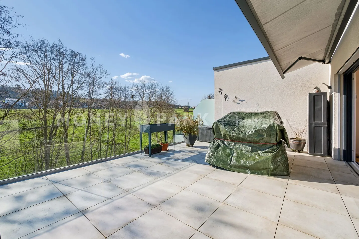 Attique moderne avec terrasse - Photo 7 sur 14