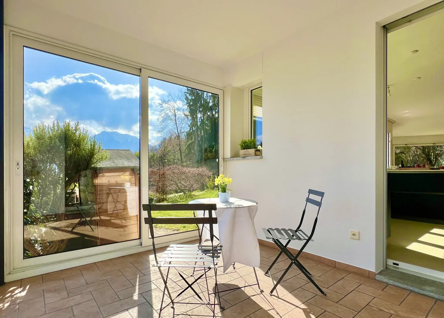 Modernes Familienhaus mit Garten - Foto 7 von 50
