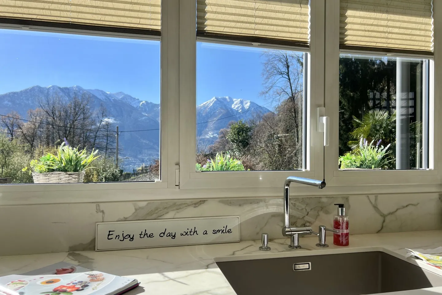 Modernes Familienhaus mit Garten - Foto 9 von 50