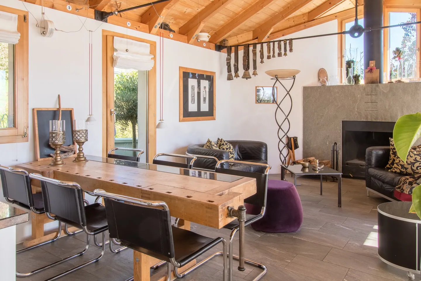 Charmantes 4.5-Zimmer-Doppeleinfamilienhaus mit Bergpanorama in Falera - Foto 2 von 36