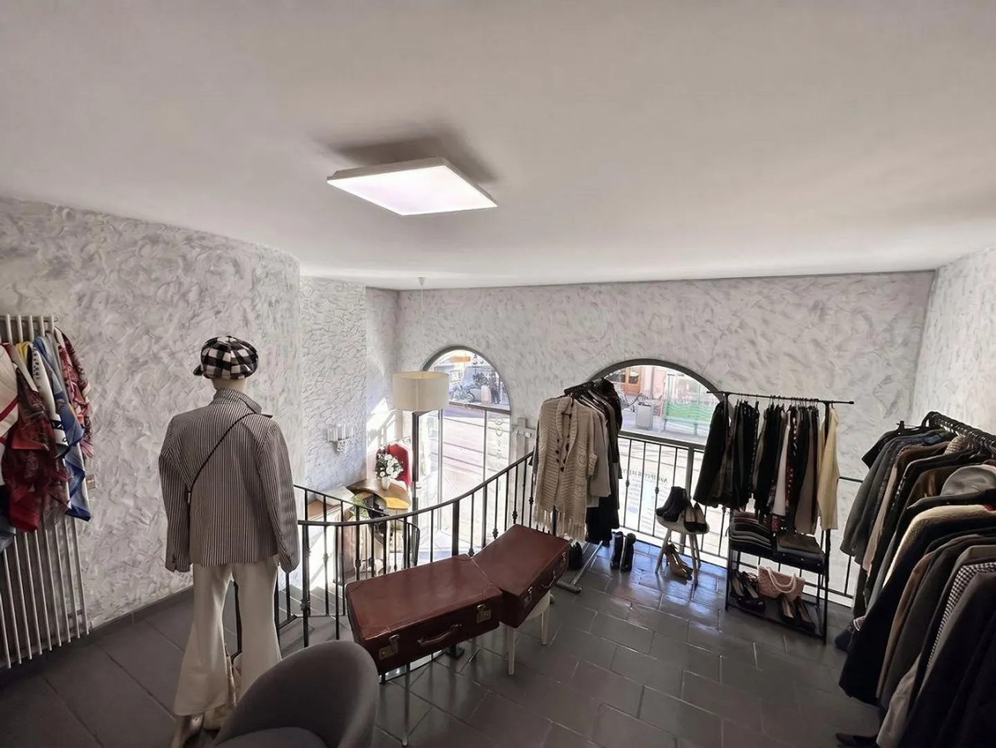 Carouge center - 111 m² commercial arcade on three levels - Photo 3 of 9