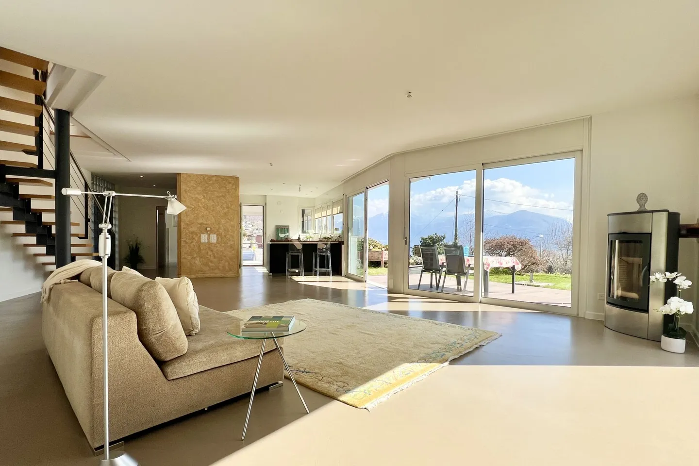 Modernes Familienhaus mit Garten - Foto 41 von 50