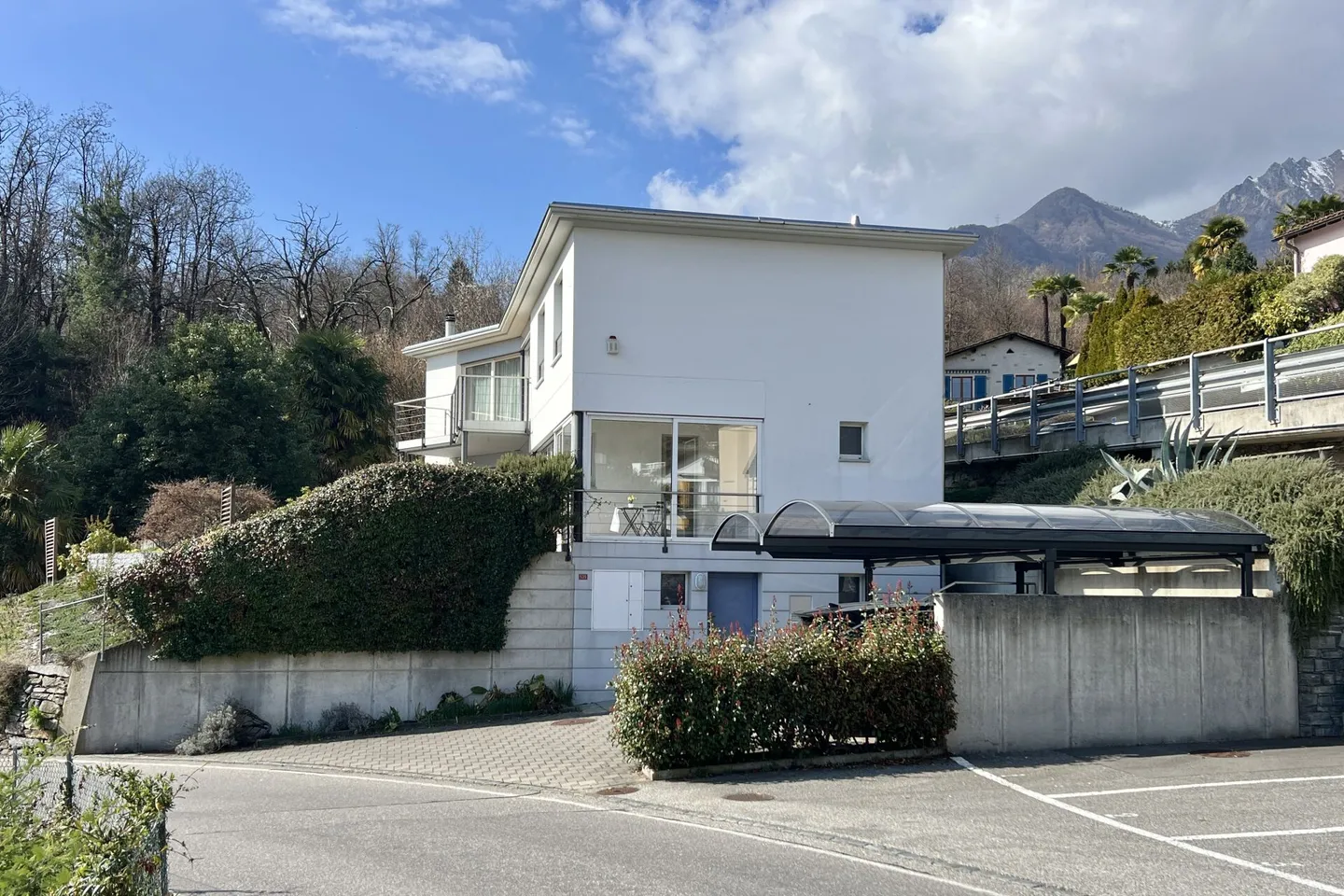 Modernes Familienhaus mit Garten - Foto 49 von 50