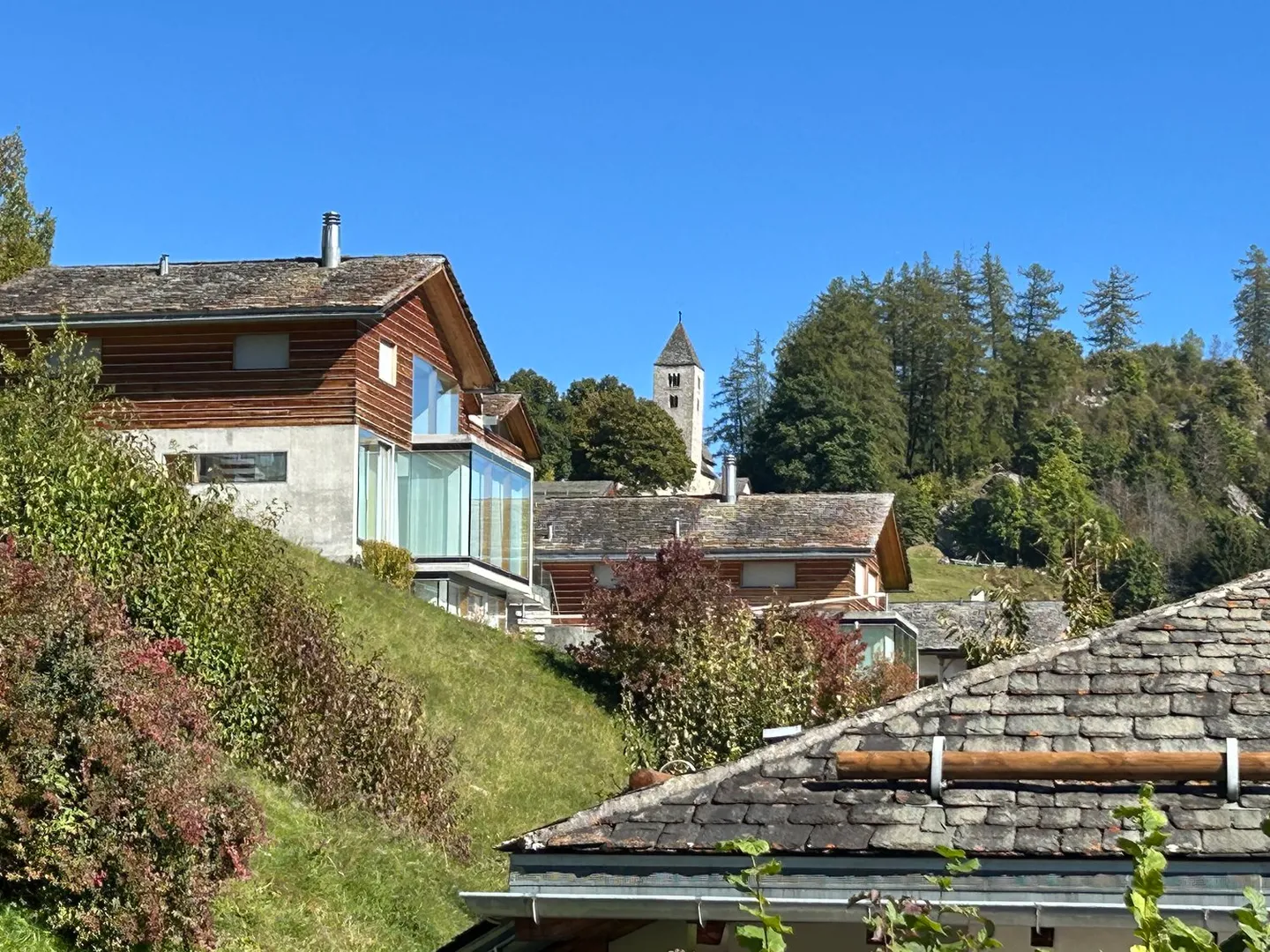 Charmantes 4.5-Zimmer-Doppeleinfamilienhaus mit Bergpanorama in Falera - Foto 29 von 36
