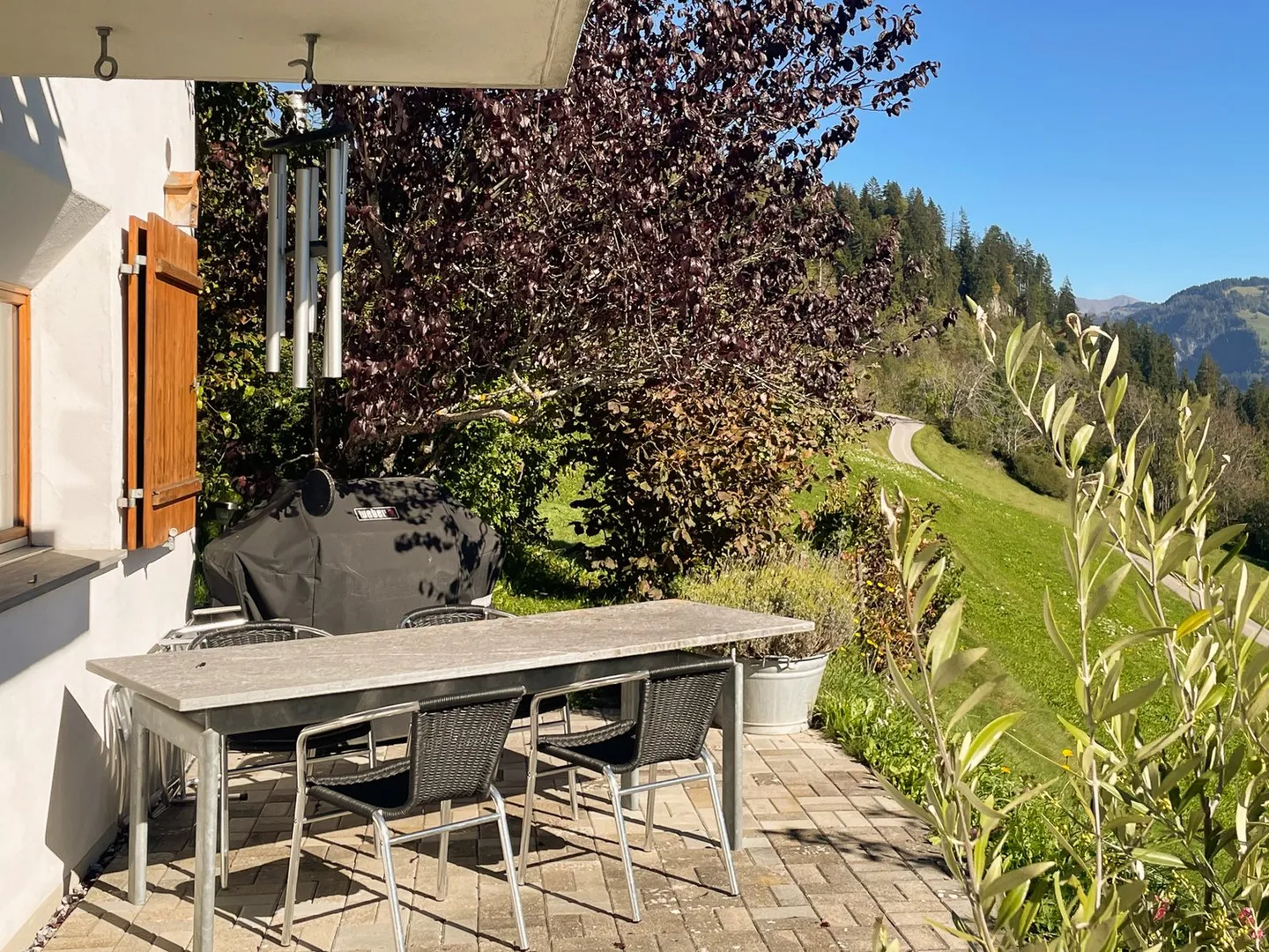 Charmantes 4.5-Zimmer-Doppeleinfamilienhaus mit Bergpanorama in Falera - Foto 32 von 36